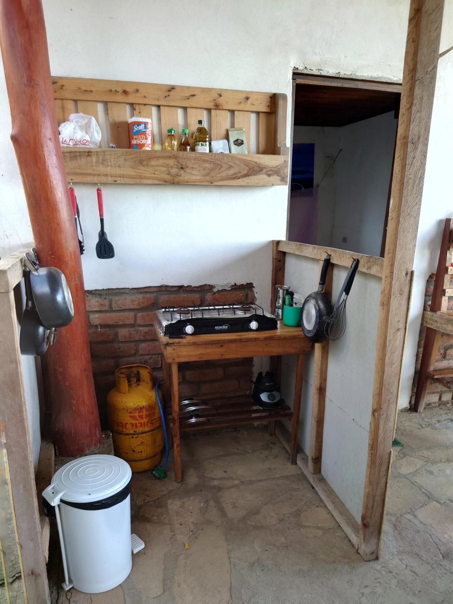 Hostel Monkey House Tola
