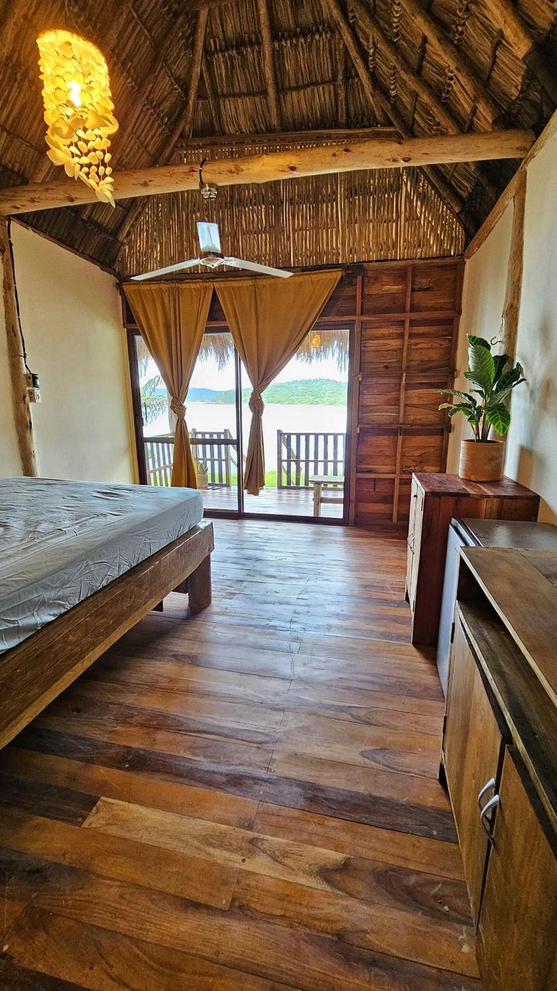 Monkey House Hostel Tola